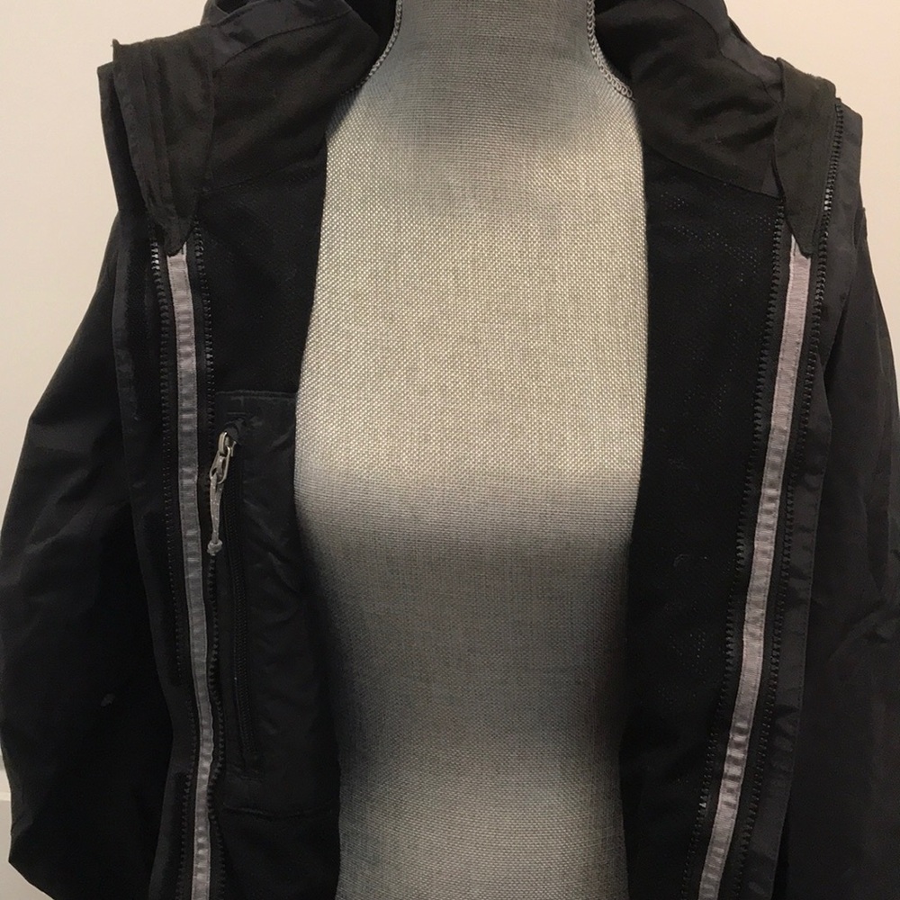 Snow Jacket - Picture 5 of 10